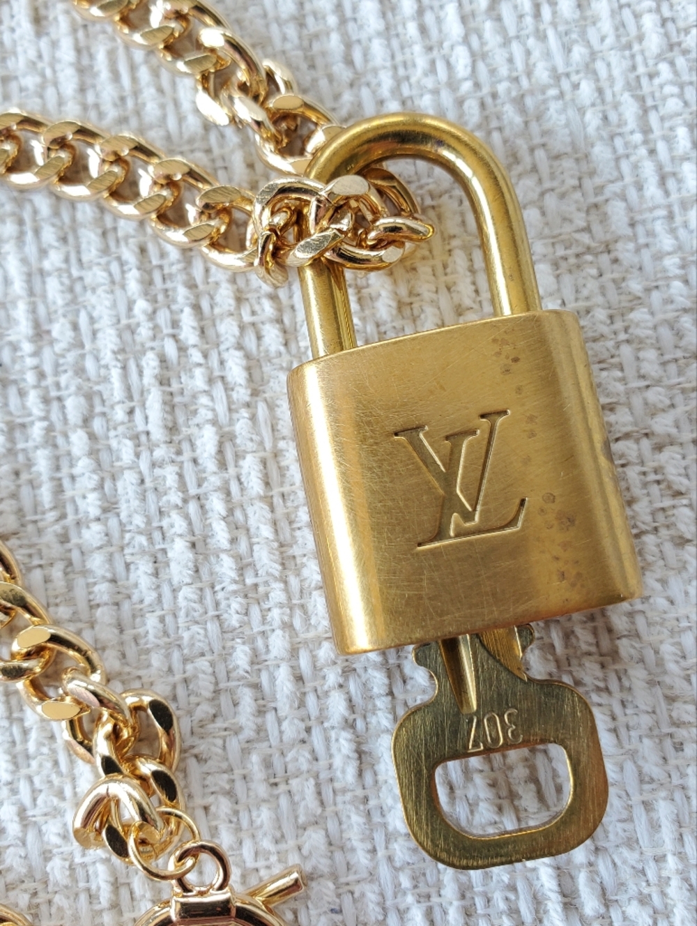 Authentic Louis Vuitton Lock & Key Padlock #307 Gold Padlock Necklace Charm - Picture 4 of 5